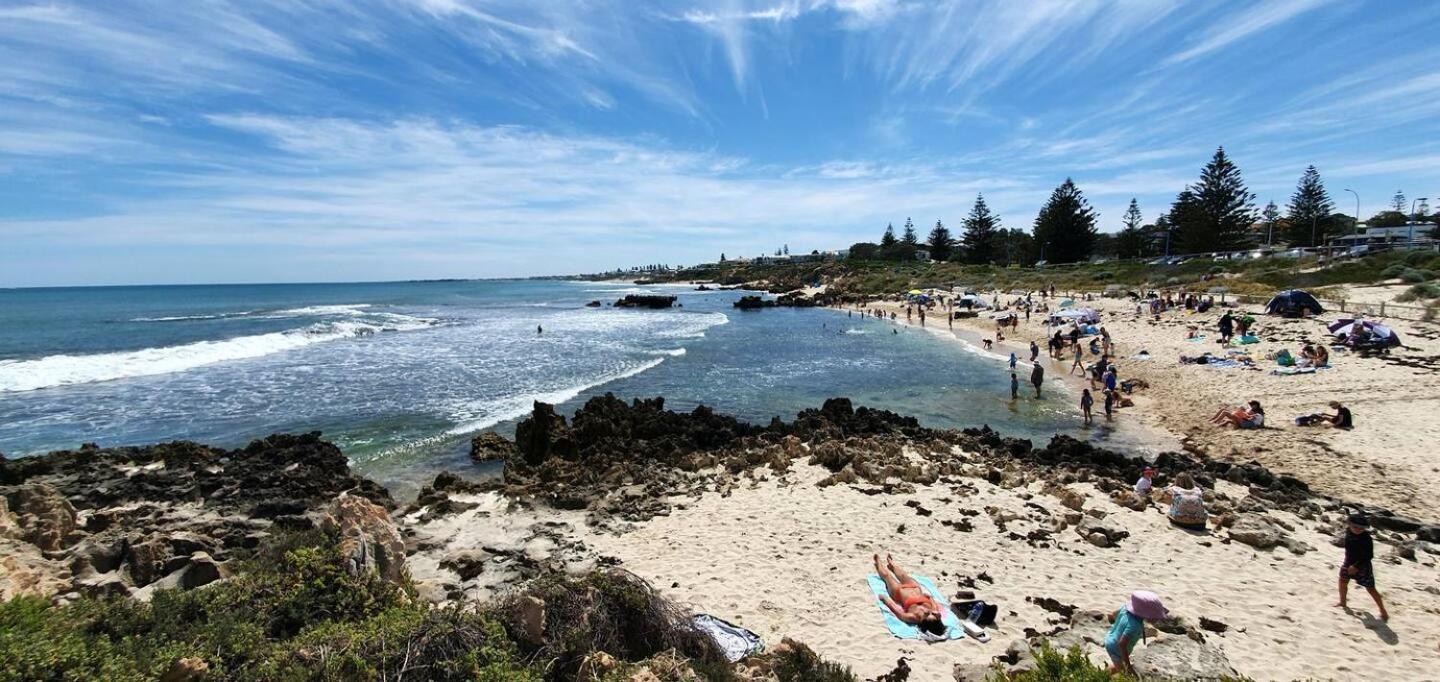 Sandcastles Beachfront Luxury Retreat Apartment Perth Esterno foto